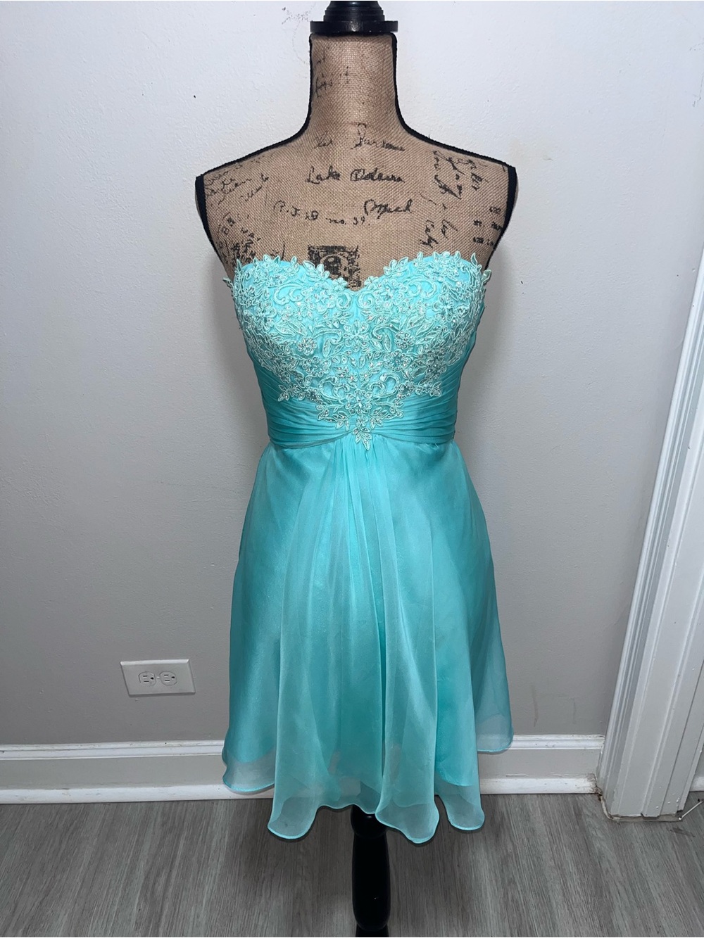 La Femme Strapless Aqua Lace Appliqué Cocktail Dress 0